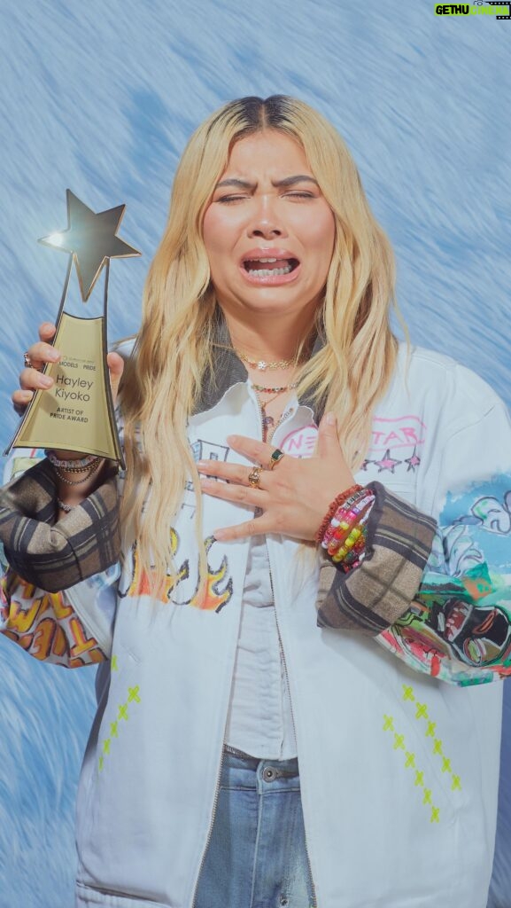 Hayley Kiyoko Instagram - “I love being a lesbian!” #HayleyKiyoko addresses the crowd at #ModelsofPride, where she received our Artist of Pride Award. “I encourage you to be gentle with yourself in your journey of discovering who you are and who you want to be.”
