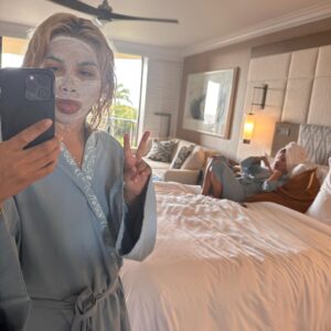 Hayley Kiyoko Instagram - I always get a lot of anxiety taking time off cus I prefer to work but I got back from tour and then went straight into book mode so I hadn’t had anytime to decompress. Last week I could feel my body shutting down. Normally I wouldn’t listen and I’d keep pushing my body. But I’m listening now. I’m listening to my body and mind. I needed rest, the ocean, yummy food, ease, and my girl.