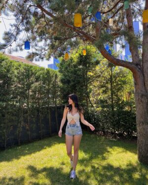 Hazal Subaşı Instagram - ☀️🫠