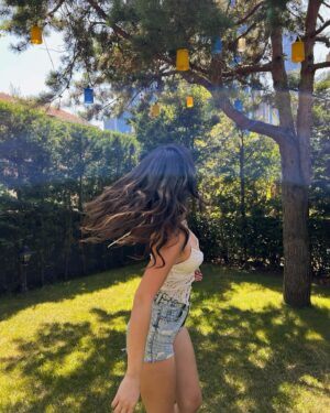Hazal Subaşı Instagram - ☀️🫠