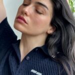 Hazar Ergüçlü Instagram - 👛 @miumiu #miumiu #miuarcadie
