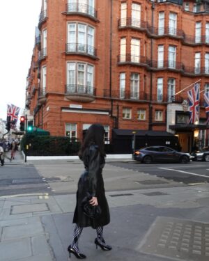 Hazar Ergüçlü Instagram - London 24🌞