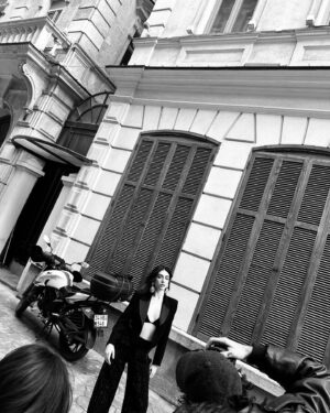 Hazar Ergüçlü Instagram - 🖤🤍