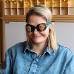 Hazel Brugger Instagram - Wie viele Videos habt ihr erraten? Wir sehen uns bei der Außenwette! Samstag 20:15 Uhr im Zweiten Deutschen Fernsehen 🚞