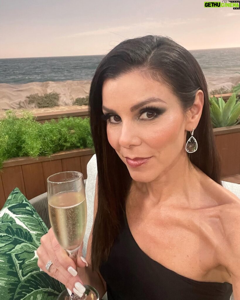 Heather Dubrow Instagram - Grab your champs… You’re going to need it !! RHOC reunion part 2 is on TONIGHT but first- I want to take a moment to pause. In times like these: the drama, cattiness and personal problems that may have felt big at the time, feel incredibly insignificant right now. I questioned whether or not to post about the reunion because with what’s going on the world, it feels so trivial. However, sometimes finding a source of temporary escape or distraction can be helpful…Hoping the reunion can be that for you ❤️