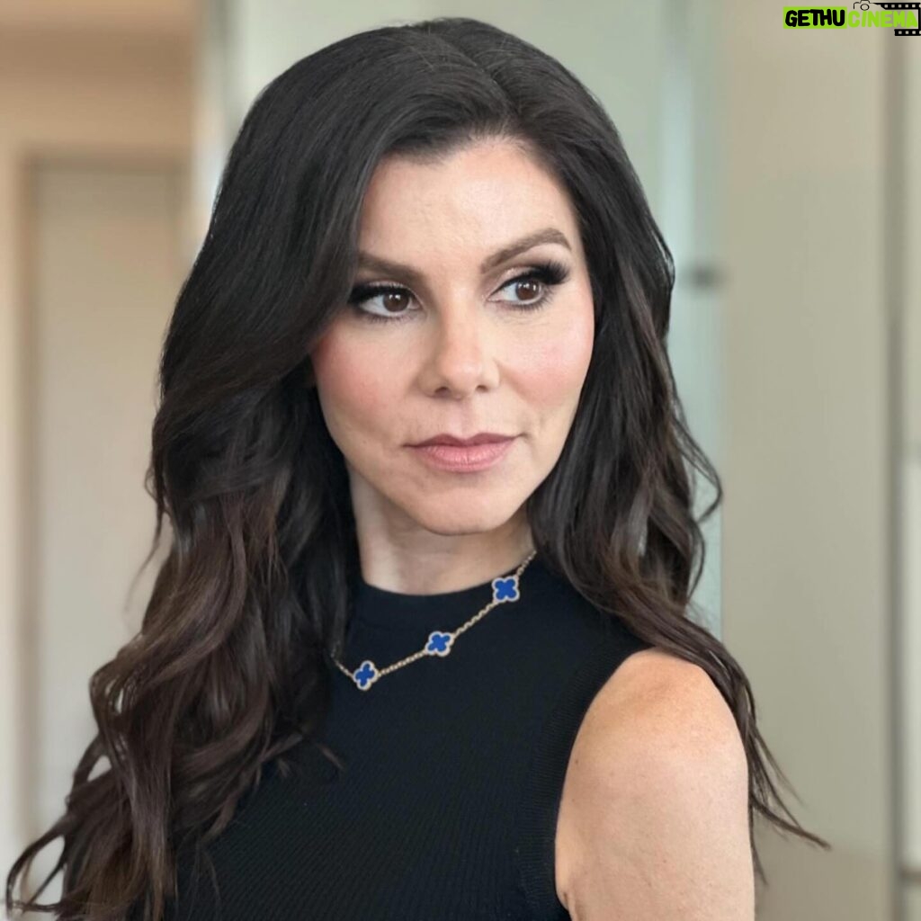 Heather Dubrow Instagram - Mother’s Day is coming!! Who needs a last minute Mother’s Day gift guide ?? LMK if that would be helpful !! & To all the moms out there: What’s the BEST gift you’ve ever gotten (other than your kids, of course !) - Was it something handmade? An experience? Please share - we all need fresh ideas !!! ❤❤