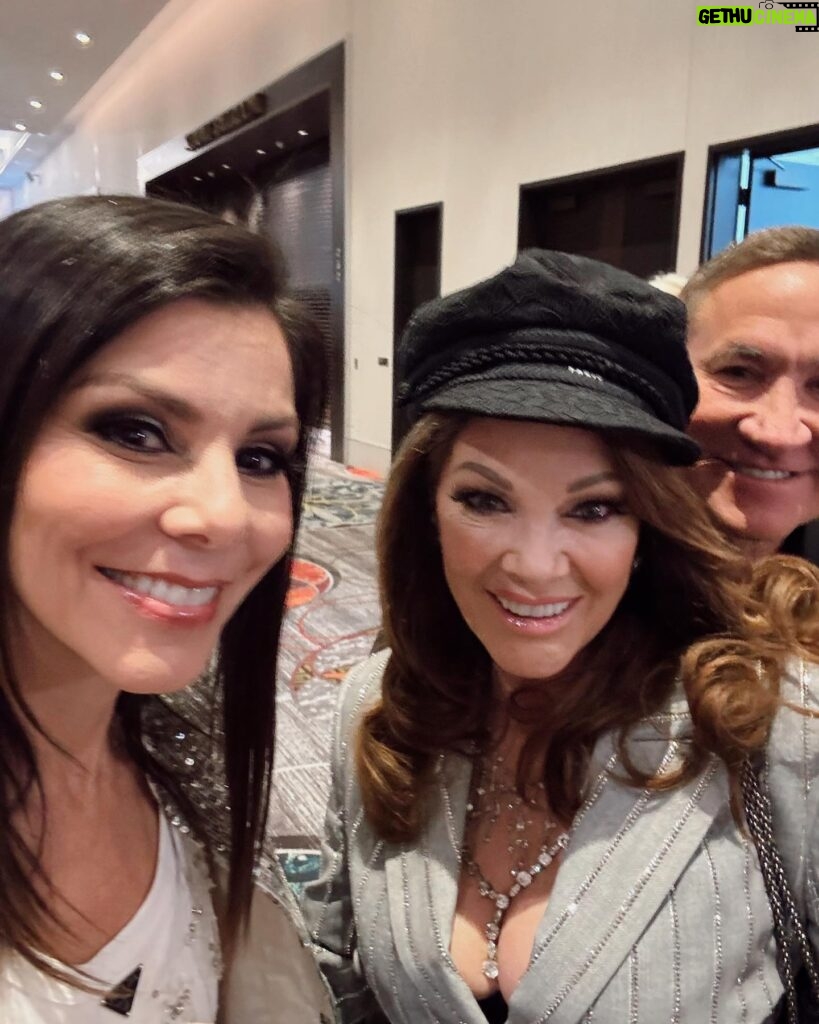 Heather Dubrow Instagram - BRAVOCON Selfies !!! 💃🏻💃🏻 There are literally so many to choose from, but here are a few to tie you over! This weekend has been incredible! More on that later but for now…which is your favorite????