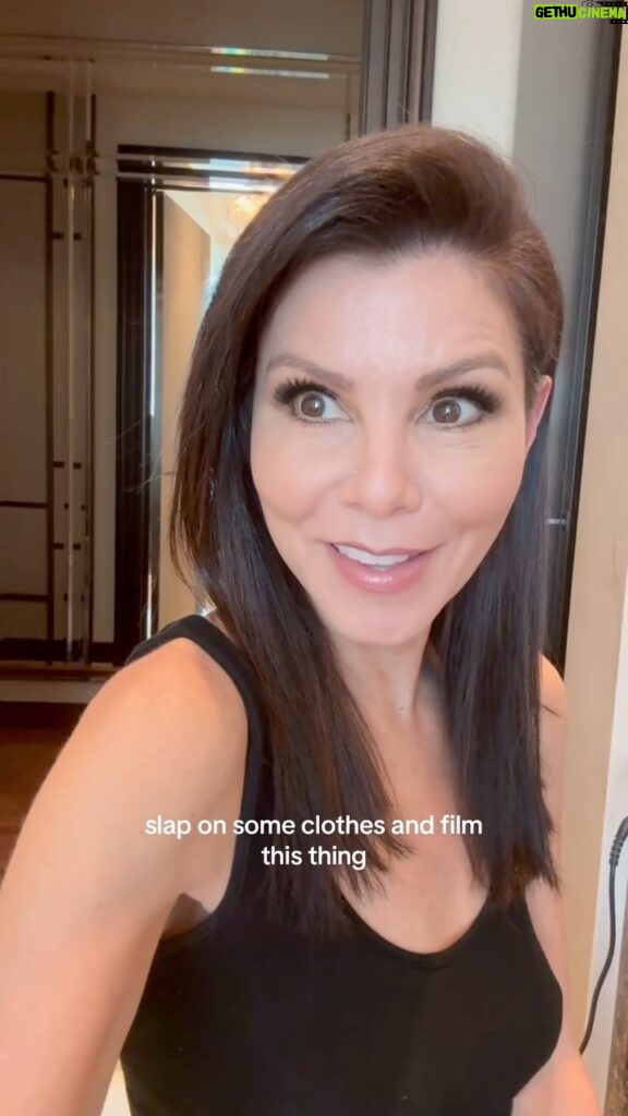 Heather Dubrow Instagram - DAY IN MY LIFE ! Taking you along a busy day (sneak peek of something exciting I’m filming !! Any guesses 👀) and watch until the end if you want to laugh… Not exactly what I was expecting to get at the baseball game… but I’ll take it ! Good for the ego 😂😂🤷🏻‍♀