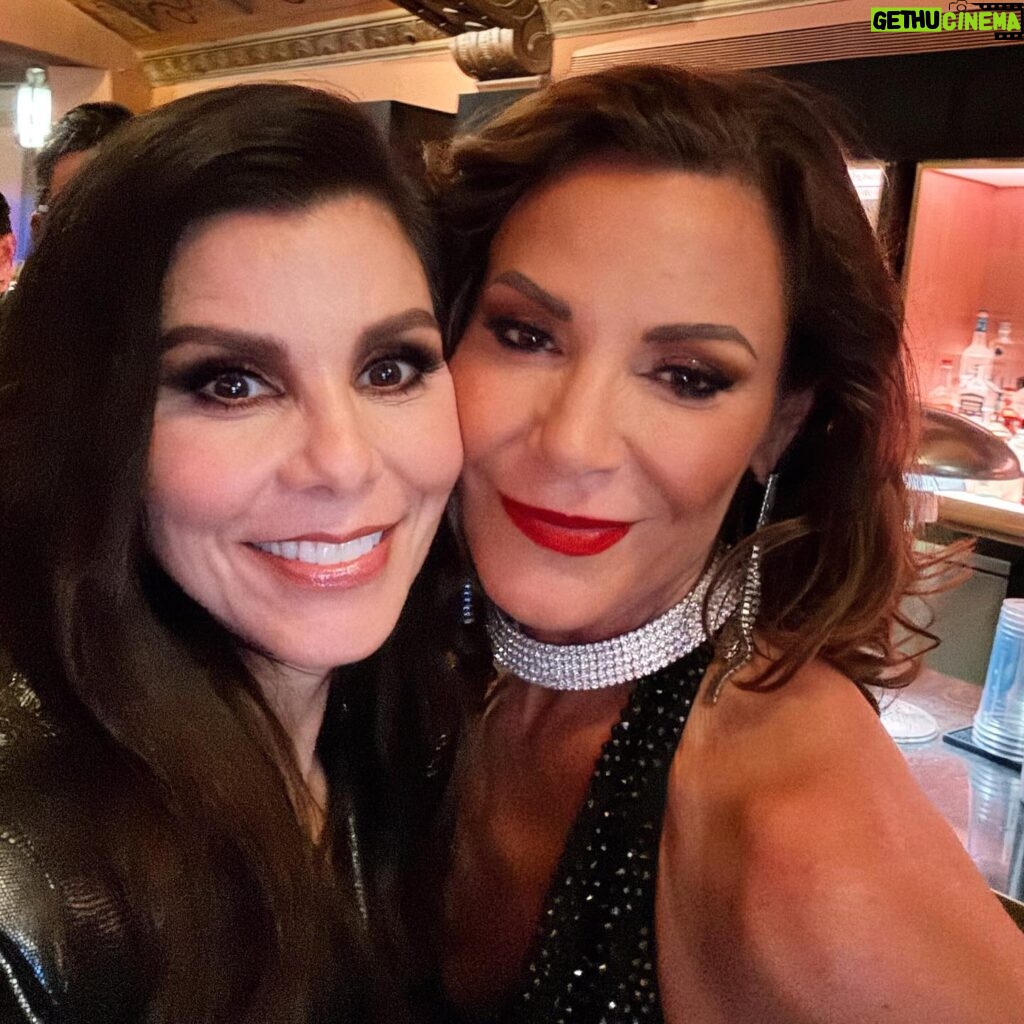 Heather Dubrow Instagram - A soft pretzel, pics in soft focus 🤷🏻‍♀😂, a night of laughter, and great friends is my love language!!! Countess Luann absolutely CRUSHED IT! If you have the chance to see her cabaret show - GO! Swipe for a little recap of a great night out ❤❤