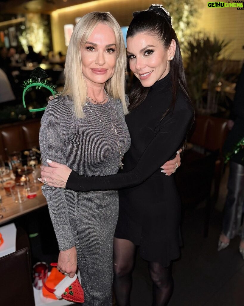 Heather Dubrow Instagram - Oh what fun seeing all of the RHOC ladies last night! We celebrated the holidays & a great season 17!! Next up - “winter break” ❄☃ (but if the rumors are true … it might be a short one 🤷🏻‍♀😂💃🏻🍊)