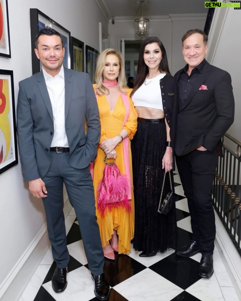 Heather Dubrow Instagram - Proud to be a part of such a wonderful and meaningful night celebrating @glaad and the amazing achievement of receiving the Governors Award at the Emmys ❤️ What an honor to be recognized for its work accelerating acceptance of LGBTQ people through media, entertainment, and beyond. Thank you @kathyhilton and @sarahkateellis for being such fabulous hosts and cheers to @glaad for truly making a difference ❤️🏳️‍🌈