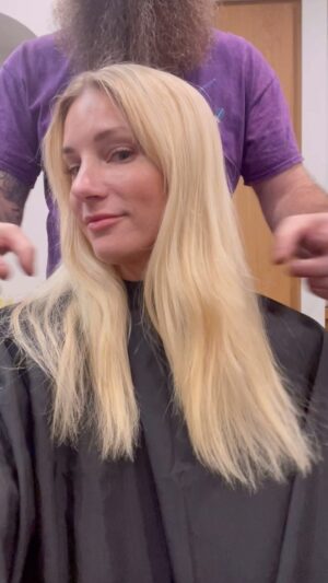 Heather Morris Instagram - AHHHHHHHHHHHH I’ve officially entered my villain era. 

@_daddyhaircare_ you are a wizard