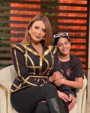 Heba ElSisi Instagram - Heaven🤍🤍🤍🤍🤍
#hebaelsisy #momanddaughter