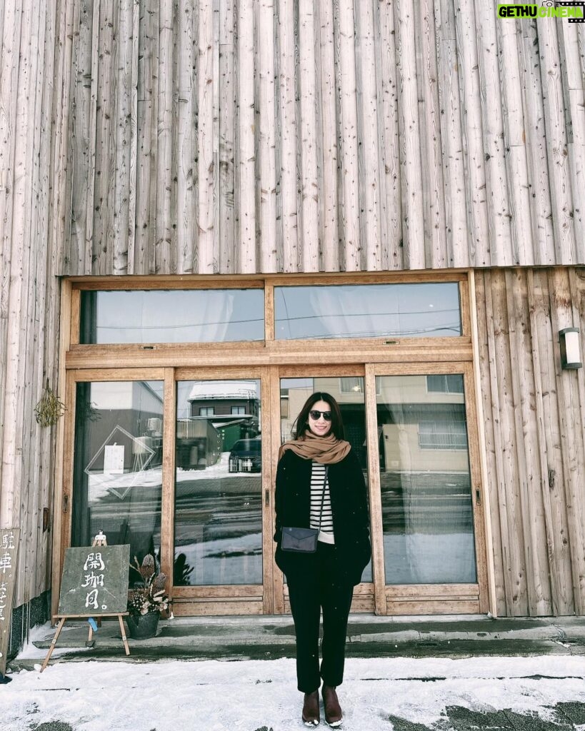 Hebe Tien Fu-chen Instagram - 旅行的目的有時不在遠方，而是過程。 喜歡隨心走走停停，看看沿途風景。 也喜歡郊區小鎮的寧靜，更欣賞在那兒營業的可愛小店，那種相信自己無論在哪，都可以被愛的勇氣與氛圍。