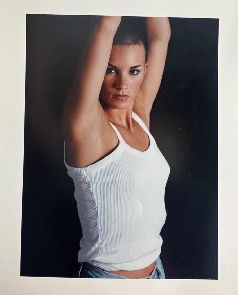 Heidi D'Amelio Instagram - Throwback to my shaved head days …should I bring this look back?? #TBT