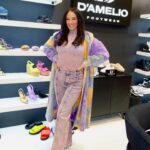 Heidi D'Amelio Instagram - You know it’s a good day when you see the giant pink Ravina shoe! 😍 Back at it in Vegas for @projectshow with @dameliofootwear! …y’all already know I still had to dress up for Mardi Gras while I’m here 💜💛💚