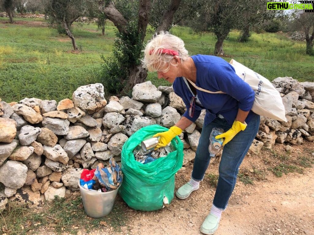 Helen Mirren Instagram - cleaning up the trash on the road in Italy. My sister and I spent about an hour and cleaned up a whole long stretch. a simple thing but it makes a big difference. please don’t throw it 👩‍✈️