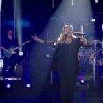 Helene Fischer Instagram - Wer „Ein Abend im Rausch“ verpasst hat, bekommt heute um 22:45 Uhr auf ProSieben, erneut die Chance in meine neuen Songs zu hören -live- und einer netten Talkrunde mit @stevengaetjen und mir zu lauschen. Ich hatte auf jeden Fall ne Menge Spaß und das hat man, denke ich, auch gesehen! #nullaufhundert #einabendimrausch