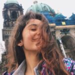 Helin Kandemir Instagram - Berlin / 13.02 / Bi de bu fotoğrafa bakmak beni mutlu ediyoor 🌞