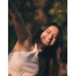 Helly Shah Instagram - Dhoop me nakli maze lete huye ☀️🙃 Clicked by ~ @mirajverma_photography