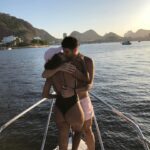 Heslaine Vieira Instagram - No seu aniversário eu agradeço a Deus pela oportunidade de conviver com você todos os dias A vida tem mais cor, mais acolhimento, mais risadas, mais leveza. Eu te desejo saúde, sabedoria e boas pessoas do seu lado. Que seu novo ano seja generoso meu amor! Você é amigo como poucos, um marido noivo como poucos, tem caráter como poucos, é um cúmplice como poucos e eu dei a tremenda sorte de estar caminhando pela vida do seu lado Estaremos juntos e felizes até quando Deus permitir E que seja até os cabelos brancos tomarem conta de nós Eu quero mais anos celebrando sua vida e vibrando com suas conquistas Amo você 🤍