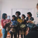 Heslaine Vieira Instagram - Um 10 para AS FIVE da @colunaplay ♥️ Todo o amor e dedicação intensa em 7 anos para dar vida a essas cinco amigas trouxe muita coisa boa! Tenho muito orgulho de nós e muita gratidão por cada pessoa envolvida. Esse não é mais um trabalho, é também nossa história. Nossa caminhada artística, pessoal e profissional durante esse processo que nos fez crescer muito! Todo mundo que passa por essa série deixa um pouquinho de si. As five serem construídas por todos esse coletivo me deixa muito feliz. Quanta coragem, verdade e vontade! Obrigada obrigada e obrigada ✨ Foi lindo! Assista no @globoplay a 3ª e última temporada de AS FIVE 🥹 #AsFive