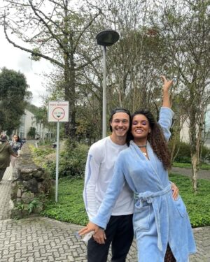 Heslaine Vieira Instagram - Aniversário de um amigo que fiz pra vida 
Ele é tão especial que até minha avó fala dele 
Sabe que essa pessoa foi até Ipatinga em Minas Gerais pra conhecer ela?! Dona Maria conta pra todo mundo 
Eu sou muito feliz de ter te encontrado nesse mundo gigante
Seu coração é ouro e eu tenho sorte💜

Na última foto a fada madrinha dessa amizade que nasceu no dia do teste. @fridarichterr