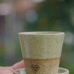 Heslaine Vieira Instagram - Pra começar o dia bem um cafezinho dessa collab maravilhosa que me apaixonei 🥹🌿 A @3coracoes e a @ataldacastanha se juntaram para criar cápsulas veganas, com baixo teor de açúcares, sem glúten e totalmente vegetais. Estou in love e só digo uma coisa: vocês precisam experimentar esse sabor! #publi