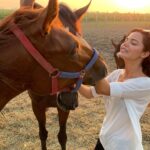 Hilal Altınbilek Instagram - Bugün güneşi böyle batırdım ❤️🐴☀️