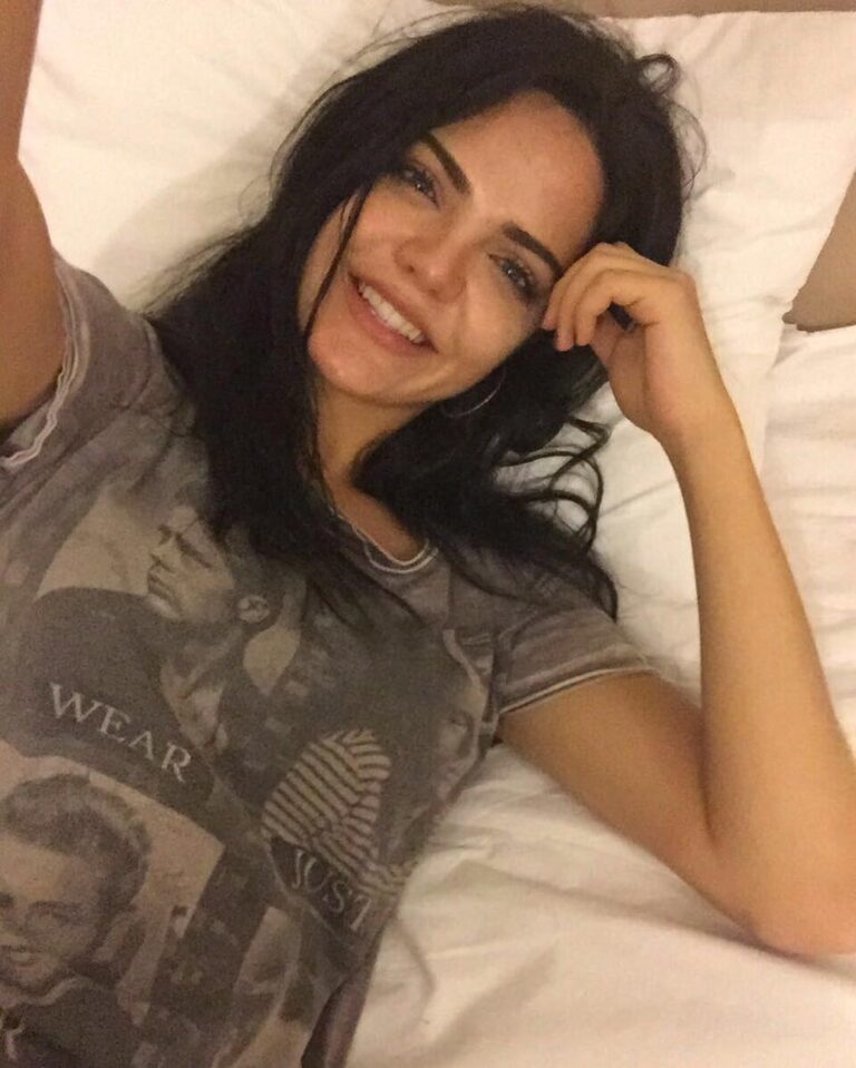 Hilal Altınbilek Instagram - Bir iyigeceler #tbtsi 😀😘😴💤