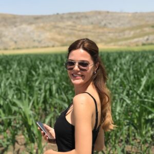 Hilal Altınbilek Instagram - 🍀🌿biraz günes banyosu🥰 herkese sevgiler✨✨✨