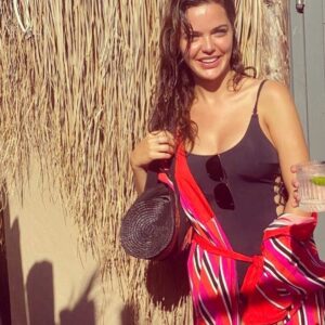 Hilal Altınbilek Instagram - Akşamüstü güneşini kim sevmez?🌞🍀