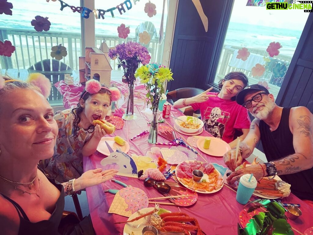 Hilarie Burton Instagram - My people are the best people. Thanks for all the birthday niceness. I am the luckiest. 💖