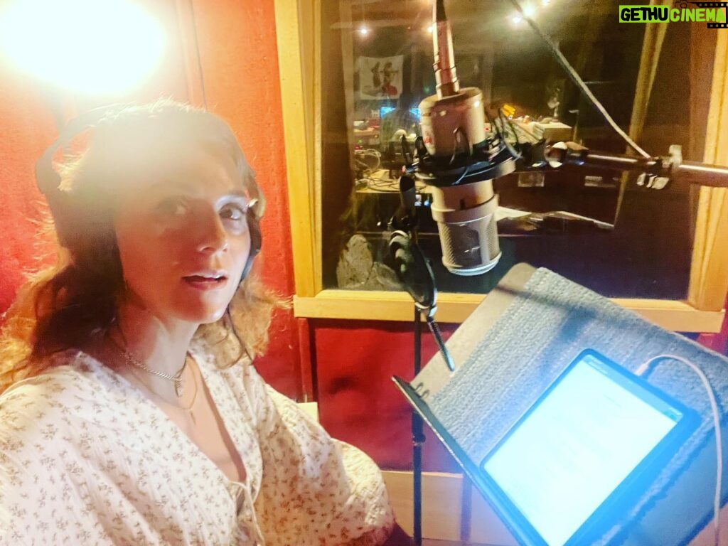 Hilarie Burton Instagram - Audio Book in the works!!! Rainy days are the best days for getting cozy in the recording studio. I’m grateful to all of you who have preordered my next book #GrimoireGirl from the link in my bio. We have already sold THOUSANDS of copies, and that blows my mind (seriously! Thank you so much!) because the book doesn’t even come out until October. It’s so so SO nice and a testament to the community we’ve cultivated here….one of magic and mischief and solidarity. People ask a lot if my last book #ruralduaries has an audio version, and the answer is Yes! It for sure does. Same deal for Grimoire Girl. Maybe you want a hardcover version. Maybe you want just the audio. Maybe you want both so we can read along together. Or maybe you need one version for yourself and another for a friend. Whatever your preference is? I got you! The linktree in my bio has all the bases covered. In recording, I got to revisit all these chapters I wrote last year. I laughed. I definitely cried. And I can’t wait to share everything in-between with you. Today, my @costarastrology horoscope said “Celebrate your milestones”. Done. Thanks for celebrating with me! Xoxox🪴🌙🔮