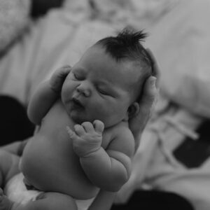 Hilary Duff Instagram - Townes Meadow Bair 🧸 , now we know why she made us wait so long…She was perfecting those Cheeks! 

I Have been dreaming of holding you in my arms for months and the past 5 days of getting to know you, stare at you and smell you has been pure moments of magic. We all love you like you’ve been here all along beauty. 

5/3/24

 @birthingrhythm 
@littleplumphoto