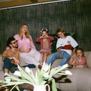 Hilary Duff Instagram - Some random pics of the 5 of us before that changes foreverrrrr