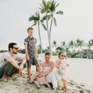 Hilary Duff Instagram - Some random pics of the 5 of us before that changes foreverrrrr