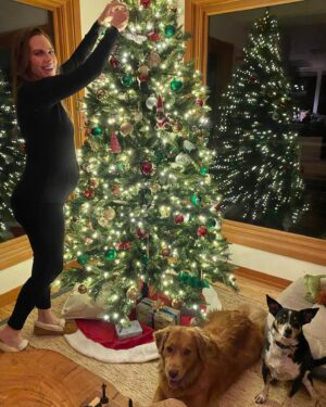 Hilary Swank Instagram - 🎶 All I want for Christmas is yoooouuus, ohhhhhhh baby(s) 🎶
👼🏼👼🏼