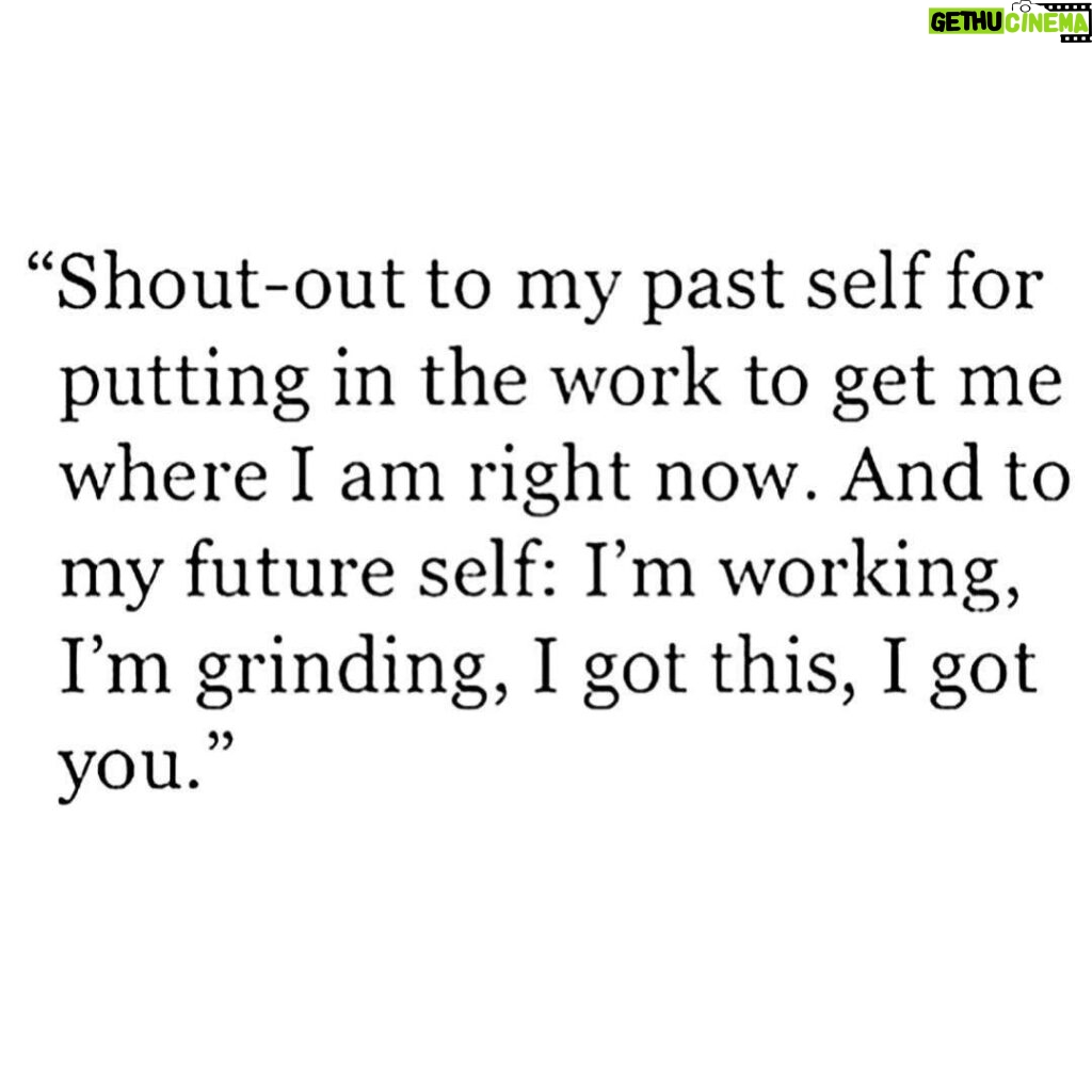 Hilary Swank Instagram - Appreciating how far you’ve come while simultaneously setting up future you for success = a great cure for anxiety about the future. AND a great way to start gearing up for 2021 🙌🏽✨ #WhatsYourMissionStatement?#MakeAChoice #MakeItHappen . . . Repost @melrobbins