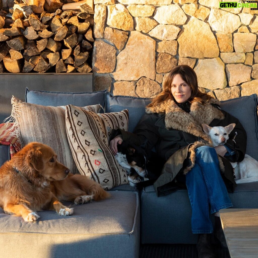 Hilary Swank Instagram - So happy to be a part of @archdigest this month featuring the dream home we built - something I have worked towards for 3 decades. It’s such a gift and I am so very grateful. We had such incredible artisans to help make this dream come true. All of these extraordinary people are listed below and you can find a link in my bio to see more pics and the entire article, welcome in!! Designer: @markzeffdesign Architect: @onearchitects General Contractor: DeLuca Construction Architectural Lighting Designer: @luminosityald Greenhouse: @growing_spaces Kitchen and bathroom Slabs: @thestonecollection Some select furniture: @obsoleteinc @schwung.design Article by: @emilwilbekin Photographer: @juliesoefer Makeup: @emy_bee Hair: McKenzy Brown