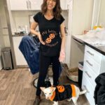 Hilary Swank Instagram - #HappyHalloween from me, Pumpkin Moon and my PumpTwins 🤣 🎃🎃 #SetLife #HairAndMakeUpTrailer #AlaskaDaily