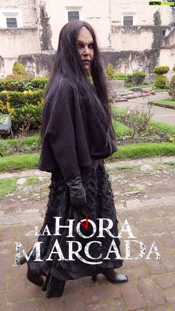 Hilda Abrahamz Instagram - Tras cámaras de LA DAMA DE NEGRO 🔥🔥🔥 Ya vieron LA HORA MARCADA por @vix ??? 🔥🔥🔥 #HildaAbrahamz #lahoramarcada #ladamadenegro #seriemexicana #Mexico