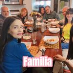 Hilda Abrahamz Instagram - ¡Amigos que se convierten en familia! 🌟👨‍👩‍👧‍👦❤️ 🌼 Cuando la amistad florece, algo mágico sucede. Los amigos se convierten en la familia que elegimos, esos hermanos y hermanas del corazón que están ahí en cada paso de nuestro camino. 🤗🌈 💖 Son esos seres especiales que nos entienden sin necesidad de palabras, que nos conocen mejor que nadie y comparten nuestras alegrías y tristezas. Son nuestra fortaleza en momentos difíciles y nuestra compañía en los momentos más divertidos. 😄✨ 🤝 No importa el tiempo ni la distancia, porque los amigos que se convierten en familia están siempre cerca, dispuestos a tender una mano, a escuchar y a brindar apoyo incondicional. Son esos confidentes que guardan nuestros secretos más profundos y nos animan a ser la mejor versión de nosotros mismos. 🙌🌟 🌻 Cada encuentro con ellos es una celebración, una explosión de risas, abrazos y recuerdos inolvidables. Juntos creamos historias que perduran para siempre en nuestro corazón y construimos lazos que resisten el paso del tiempo. 🎉💞 🌈 Así que celebremos a esos amigos que se convierten en familia, porque son un regalo invaluable en nuestras vidas. Apreciémoslos, cuidémoslos y recordemos siempre lo afortunados que somos de tenerlos a nuestro lado. 🌼❤️ ¡A los amigos que son familia! 🥂🎉✨