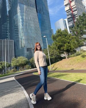 Hilda Abrahamz Instagram - En el mágico Parque La Mexicana, encontré paz y alegría. Entre sus senderos verdes y flores coloridas, cada foto captura momentos llenos de luz y sonrisas. Ven, déjate envolver por su encanto y celebra la vida en cada paso.

Cuál es tu foto favorita?? 

#ParqueLaMexicana #NaturalezaMexicana #MomentosInolvidables #FelicidadEnCadaFoto #SerenidadYAlegría #ExplorandoMéxico #HildaAbrahamz