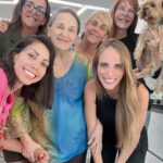 Hilda Abrahamz Instagram - Y así pasamos la tarde con la familia en nuestra casa 💜✨✨✨ Feliz día de la madre 💜✨✨✨✨✨ Me siento feliz de disfrutarte mamá @hildanavarro34 gracias hija mía @danielagrate por siempre ser tan especial y cocinar para nosotras.💜✨✨✨ Las amo ✨✨✨✨