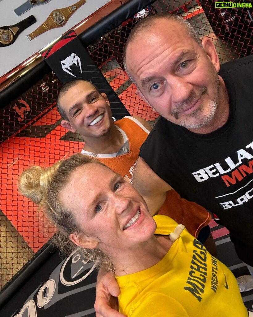 Holly Holm Instagram - Friday work with @diegobrandaoufc and @mmacoachwink . Team @jacksonwink_mma ! So grateful for my team 👊