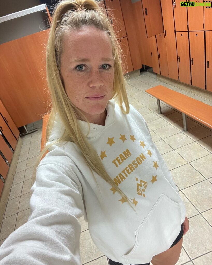 Holly Holm Instagram - Haven’t posted much this week. But we are here. We are ready. Starting to cut this weight. Thank you to my team @mmacoachwink @jacksonwink_mma @izzystylewrestling @gregjacksonmma @smokin_joe_jwmma @tussagb @teamturningpoint team #USA