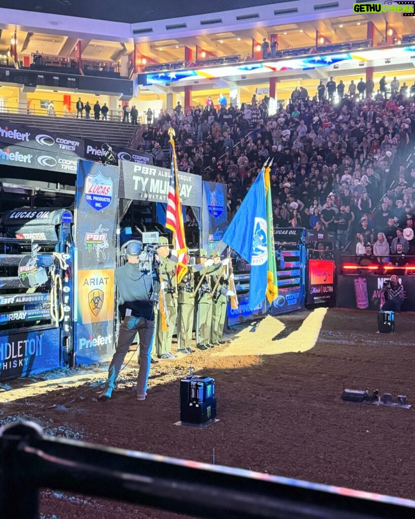 Holly Holm Instagram - The @pbr Ty Murray Invitational always delivers the best energy. Always representing God and country. An extremely tough sport and always done with much respect. Thank you to the cowboys who put it all on the line.. riders and bull fighters. It’s always an amazing experience.