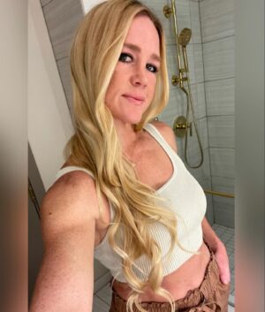 Holly Holm Thumbnail - 31.1K Likes - Top Liked Instagram Posts and Photos