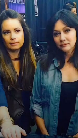 Holly Marie Combs Instagram - I'll see y'all on the next @letsbeclearpod 🌺 Here's to friends there to fix a heart they didn't break.